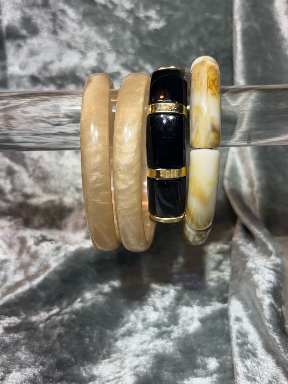 Vintage 4-Piece Bangle Set Black Gold & Marbled Cream Resin Stack